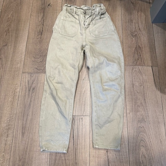 Zara Pants - Zara khaki style women’s 0 cinched pants